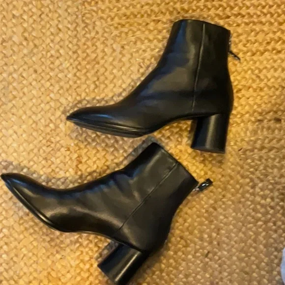 Rag & Bone leather boots with back zip - Picture 6 of 6